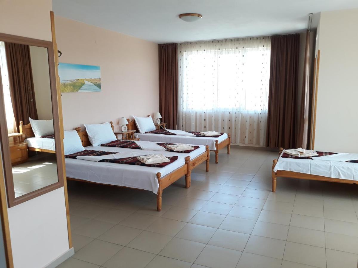 Къща За Гости Каракачанов Sozopol Exterior photo