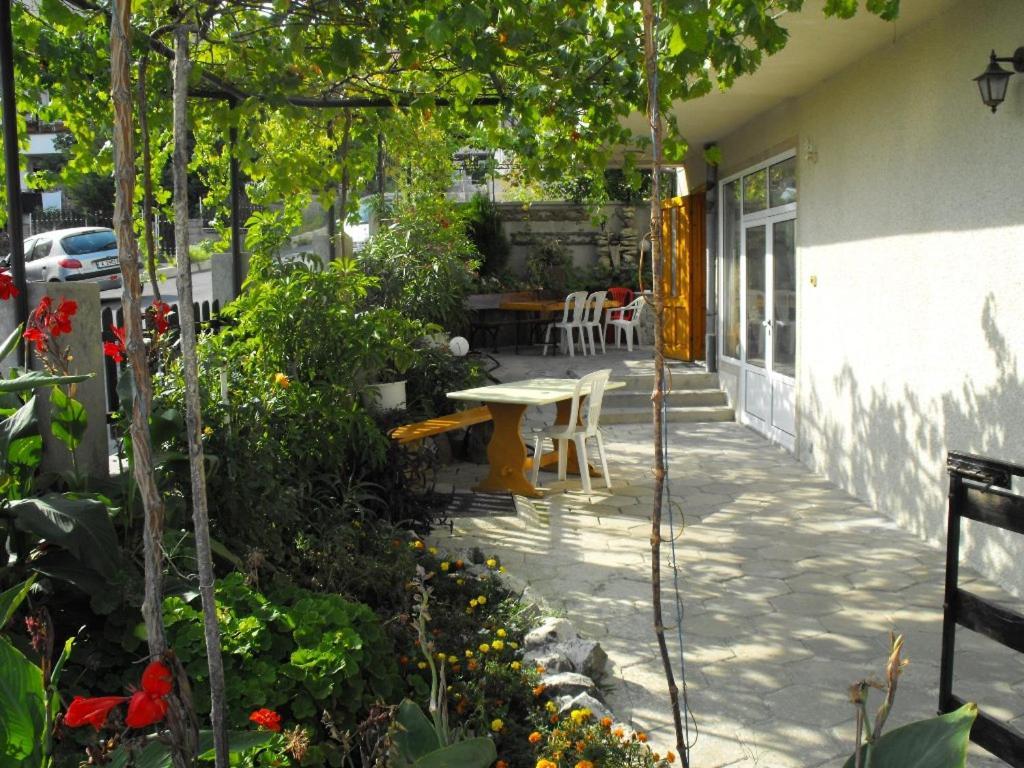Къща За Гости Каракачанов Sozopol Exterior photo